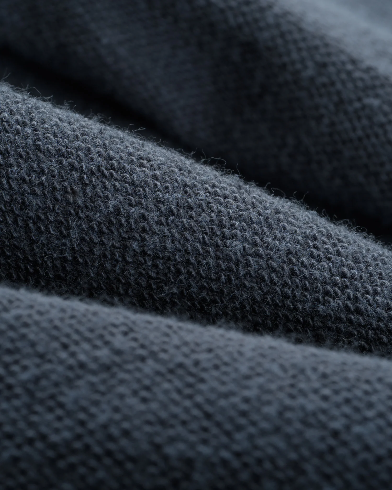 UTILITEES - 10oz Heavyweight Crew Neck T-Shirt - Charcoal - Image 10