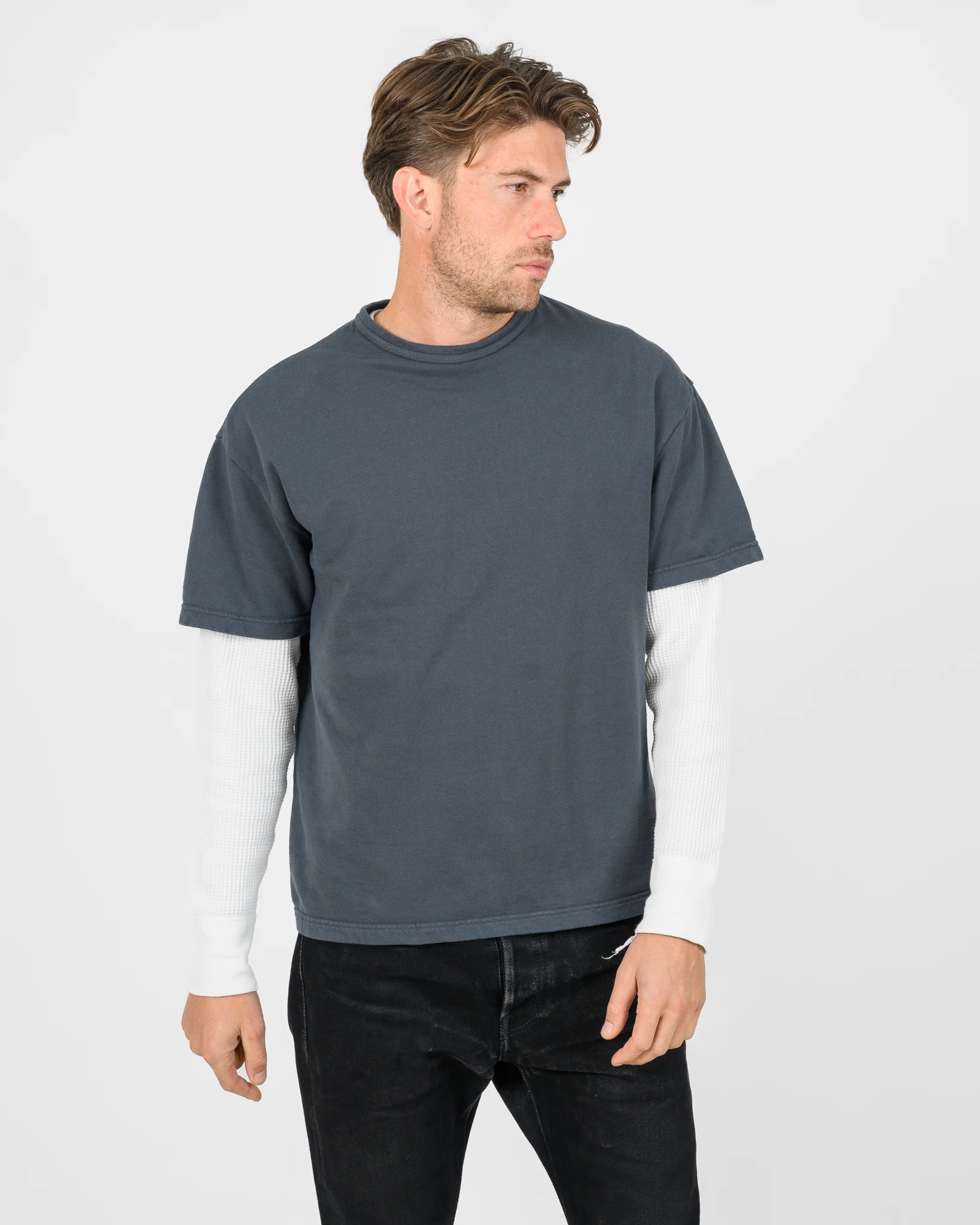 UTILITEES - 10oz Heavyweight Crew Neck T-Shirt - Charcoal - Image 3