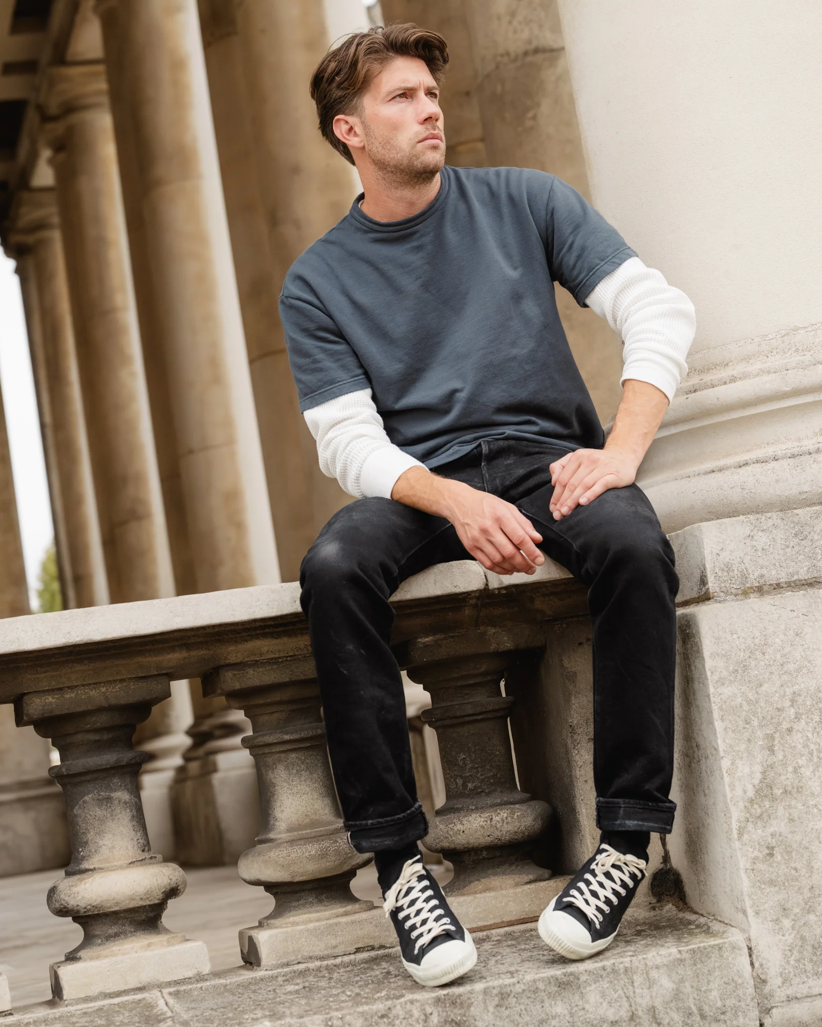UTILITEES - 10oz Heavyweight Crew Neck T-Shirt - Charcoal - Image 5
